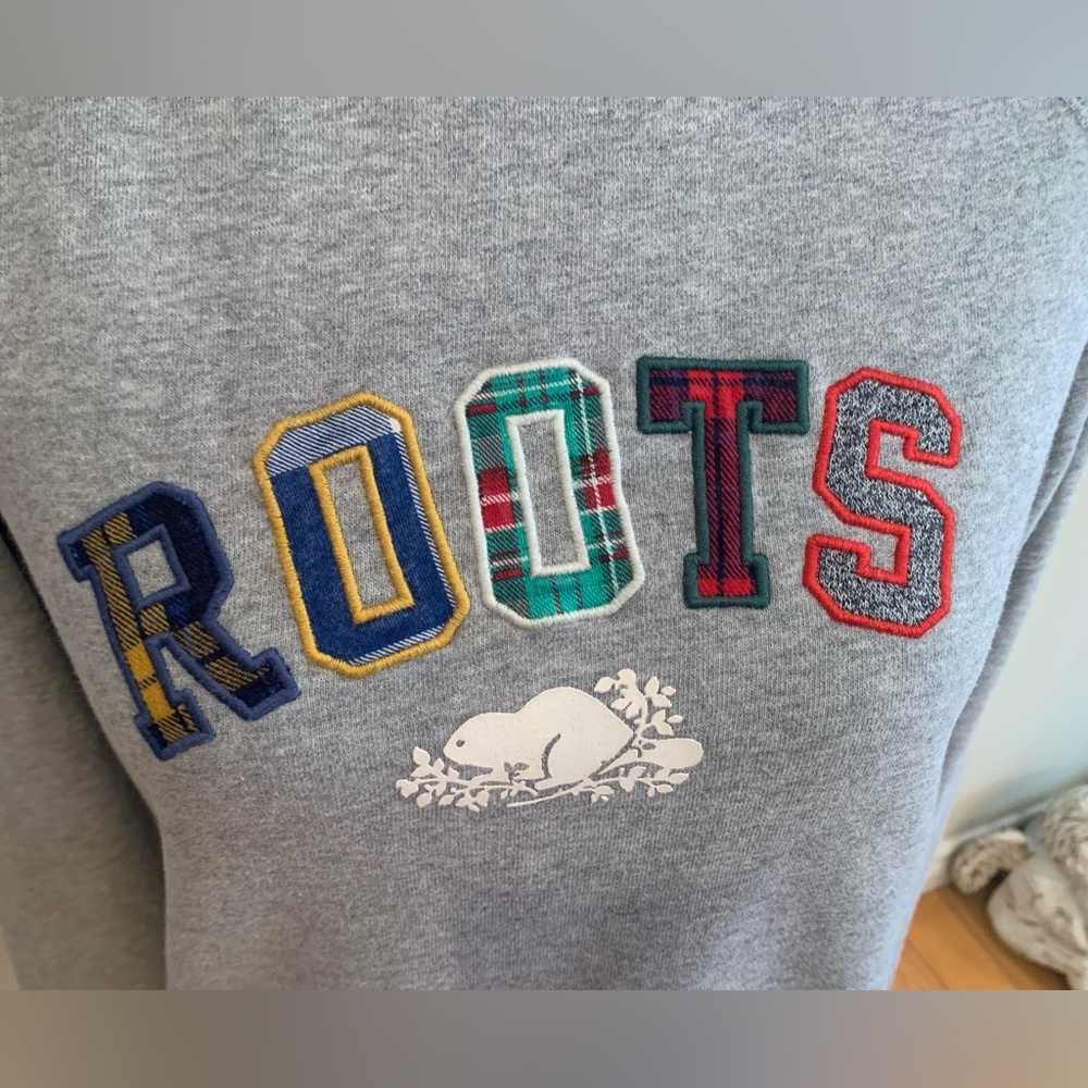 Roots Sweatshirt with Multicolour Letter Design